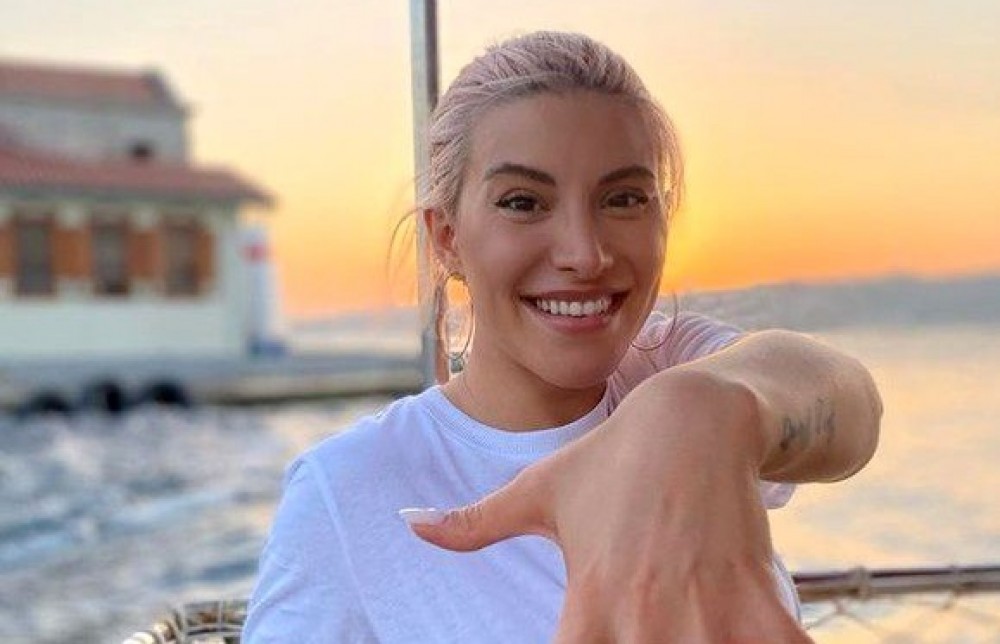FOTO // Nicoleta Nucă a spus „DA!”. Cum arată inelul de logodnă